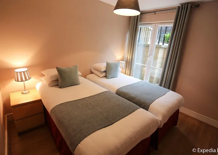 Playhouse Apartment *