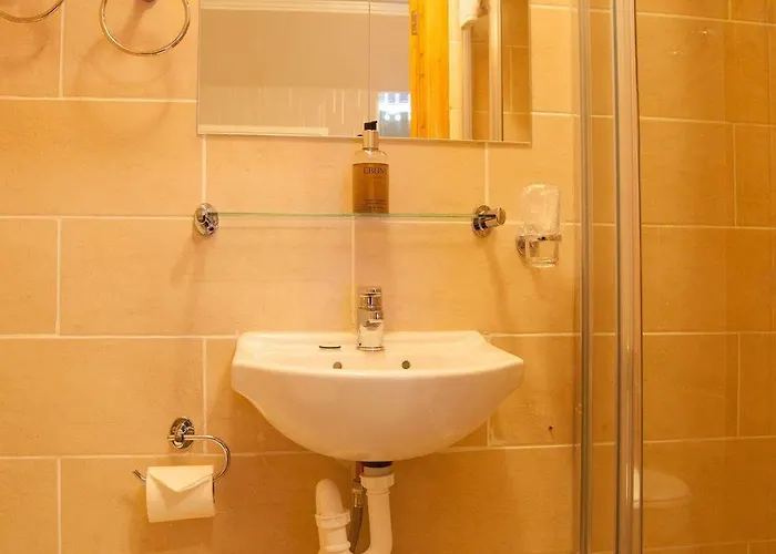 Alba Hills Guest house