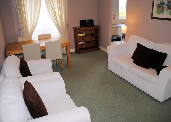 Edinburgh Aparthotel מלון דירות אדינבורו