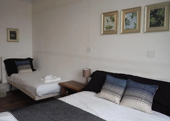 City Guest House 3* Edinburgh