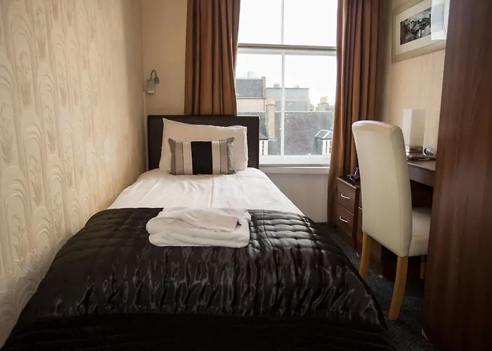 Castle Street אדינבורו