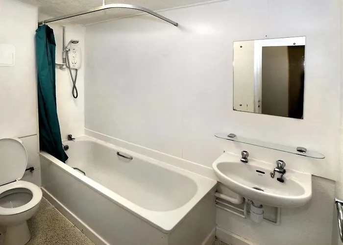 Destiny Student - Meadow Court Edimburgo