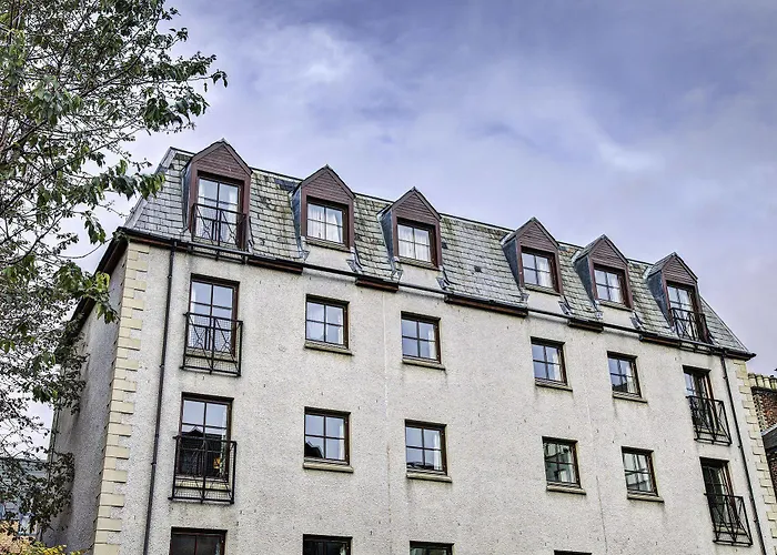 Fountain Court - Grove 4*
