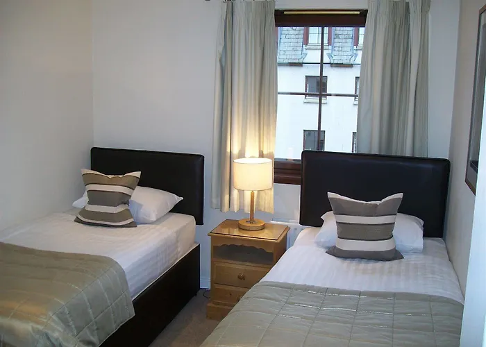 Hotel apartamentowy Fountain Court - Grove 4*