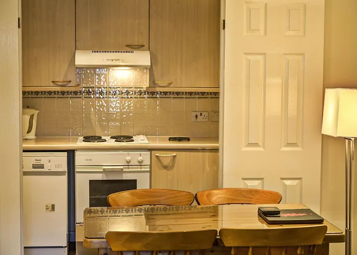 Hotel apartamentowy Fountain Court - Grove