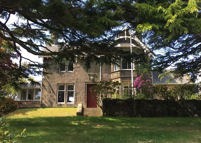 Lanark Apartment