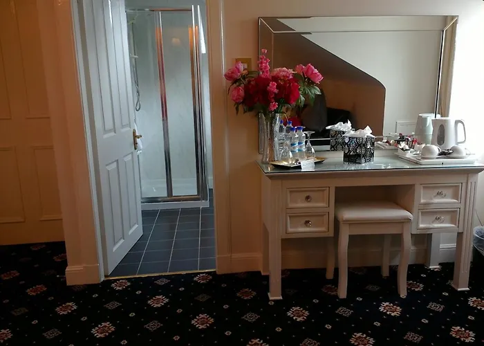 Aaran 4* Edinburgh