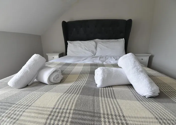 St Patrick Square Main Door 에든버러