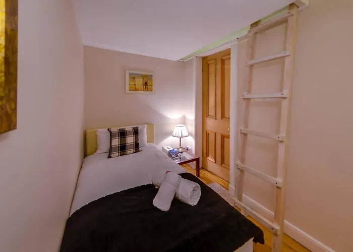 Joivy Spacious Next To The Meadows אדינבורו