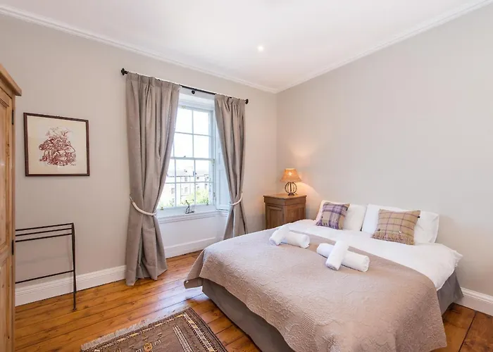 The New Town Idyll @ Dublin Street * Edinburgh