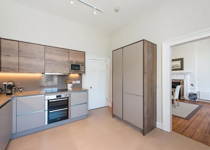 The New Town Idyll @ Dublin Street Apartmán *