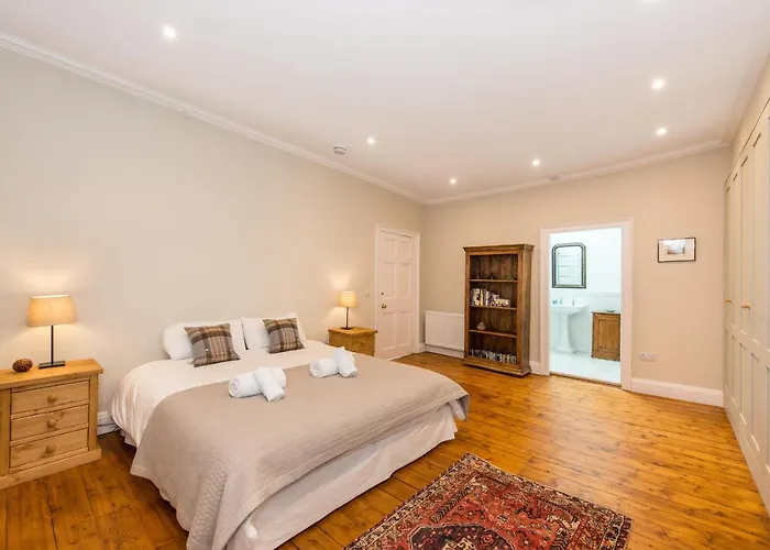 The New Town Idyll @ Dublin Street