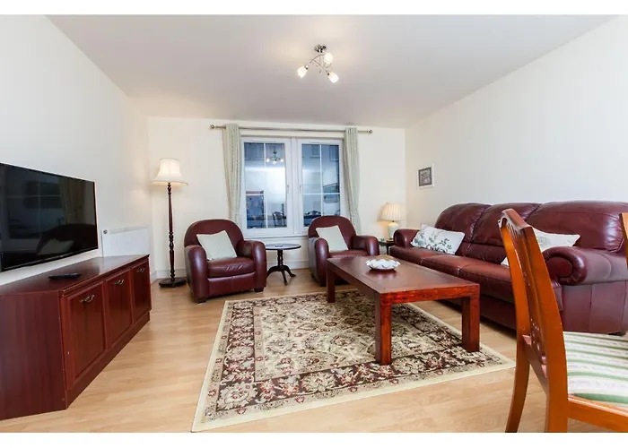 Spacious, Central Apartment