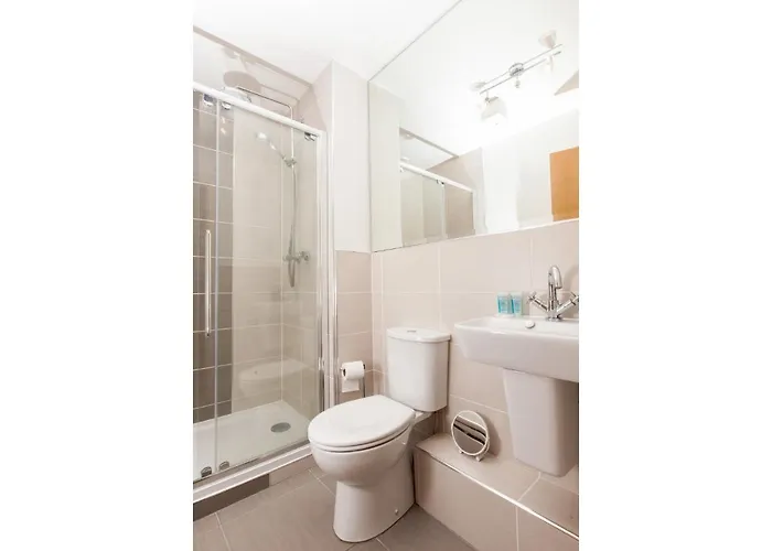 Spacious, Central Apartment *