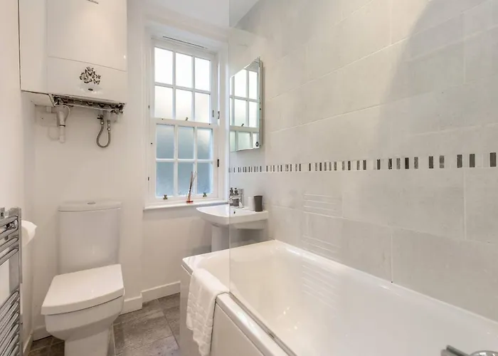Altido Unique & Stylish Grassmarket Apt - Close To Castle 公寓