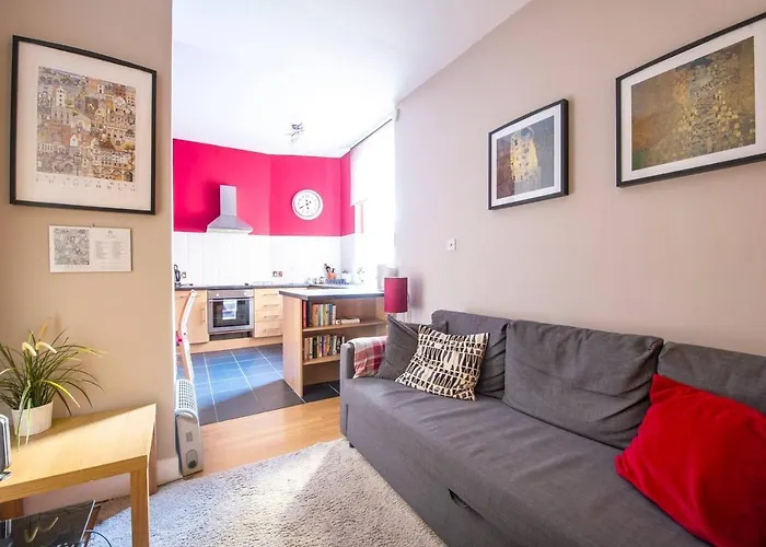 דירה Joivy Amazing Location - Charming By The Castle! *