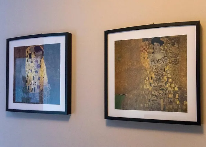 Joivy Amazing Location - Charming By The Castle! דירה