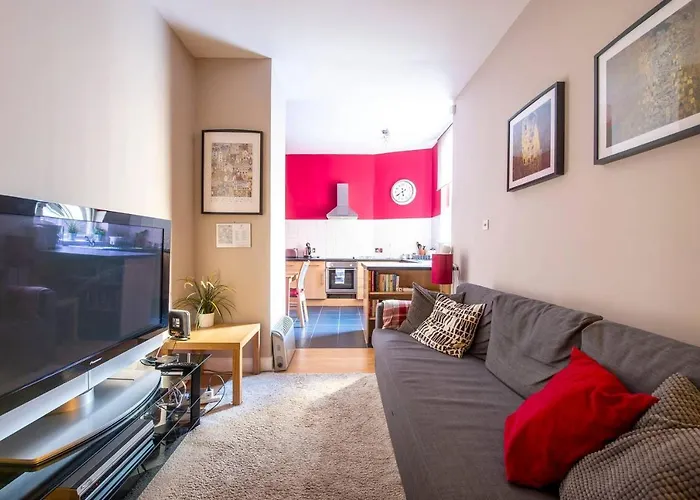 Joivy Amazing Location - Charming By The Castle! *