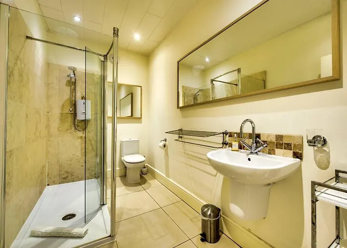 Joivy Bright 1 Bed Flat, Close To Princess Street *