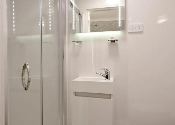 Bed and Breakfast Alpha 3*