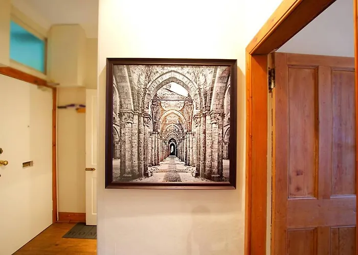 Joivy Classic With Castle Views In Old Town