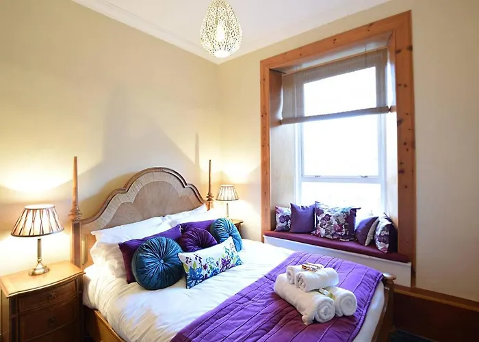 Joivy Classic With Castle Views In Old Town