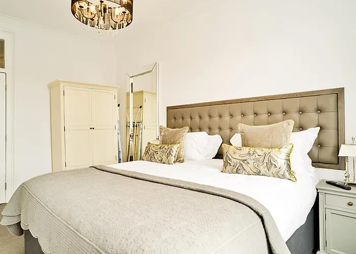 Joivy Luxury Flats On George Street אדינבורו