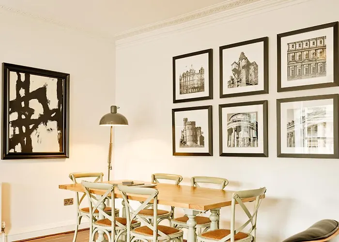 Joivy Luxury Flats On George Street *