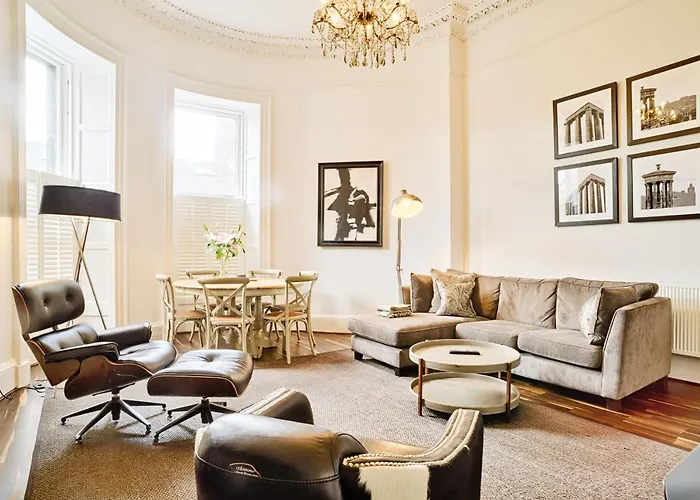 Joivy Luxury Flats On George Street דירה אדינבורו