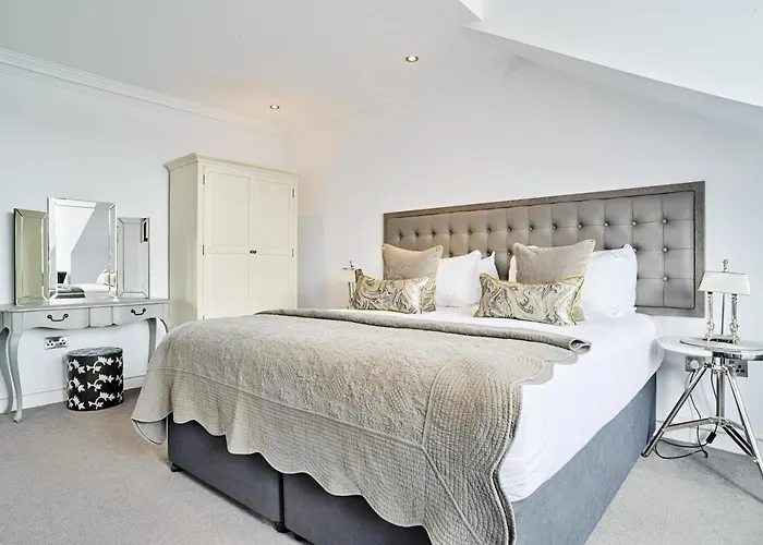 דירה Joivy Luxury Flats On George Street אדינבורו