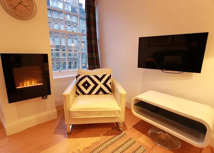 דירה 3 Royal Mile Flat Near Castle אדינבורו