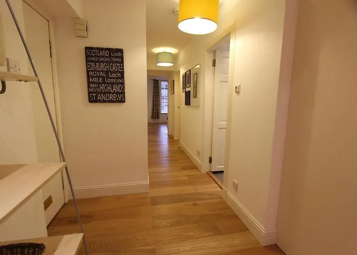 3 Royal Mile Flat Near Castle דירה
