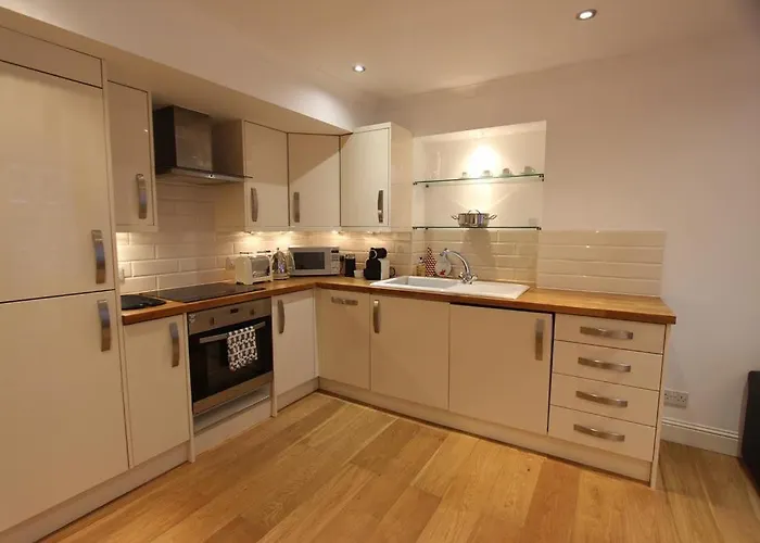 3 Royal Mile Flat Near Castle