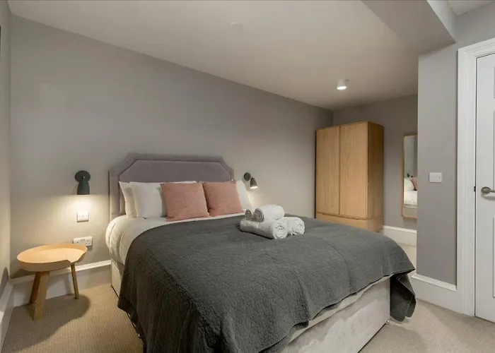 Joivy Luxurious Near Haymarket Station *