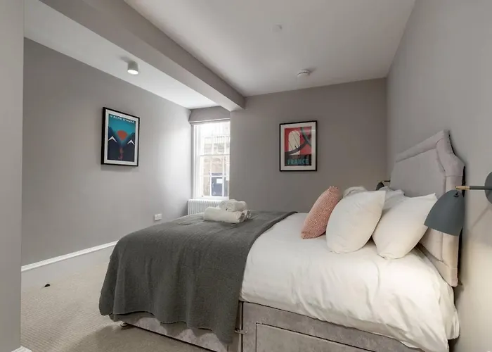 Joivy Luxurious Near Haymarket Station *