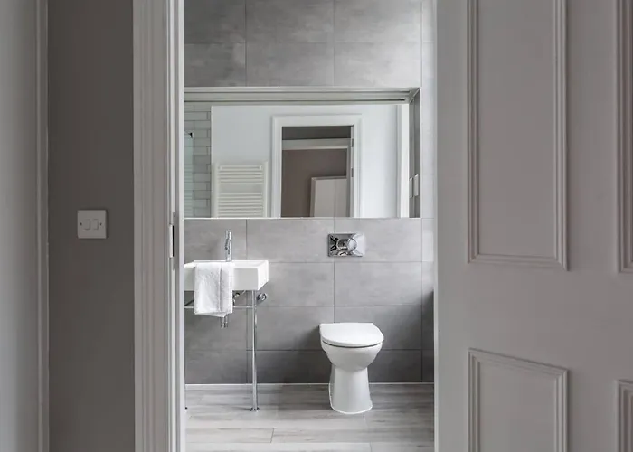 Joivy Spacious Close To Princes Street * 爱丁堡