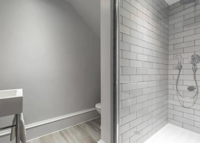 Joivy Luxurious Near Haymarket Station Edinburgh