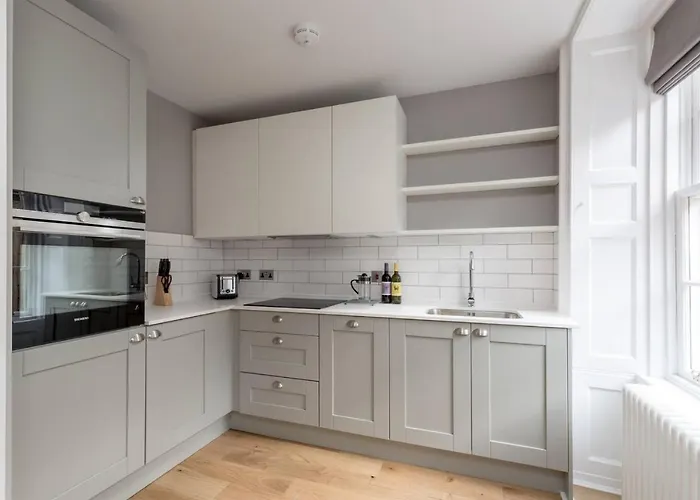 Joivy Luxurious Near Haymarket Station Apartment