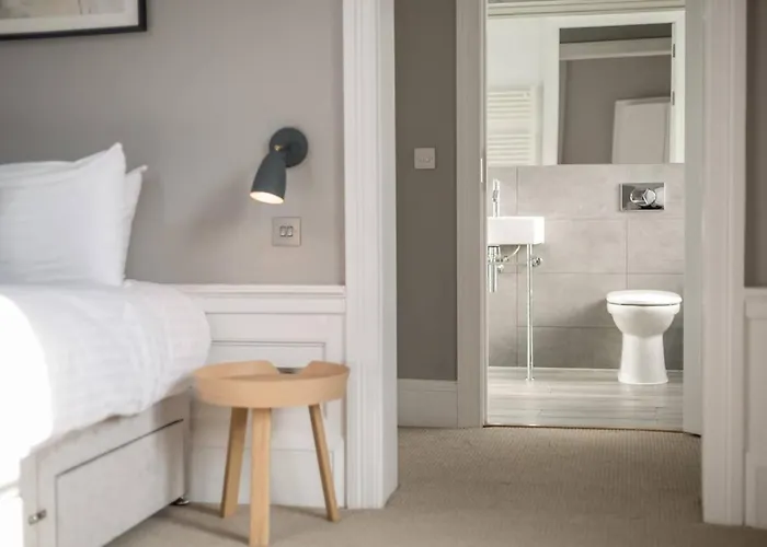 Joivy Spacious Close To Princes Street 公寓 *