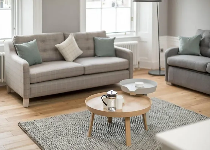 Joivy Spacious Close To Princes Street 公寓