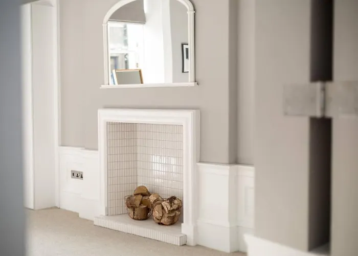 Joivy Spacious Close To Princes Street Apartament
