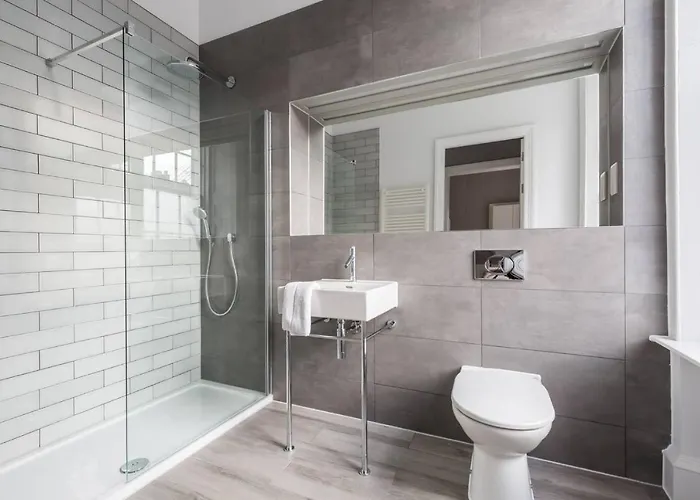 Joivy Spacious Close To Princes Street *