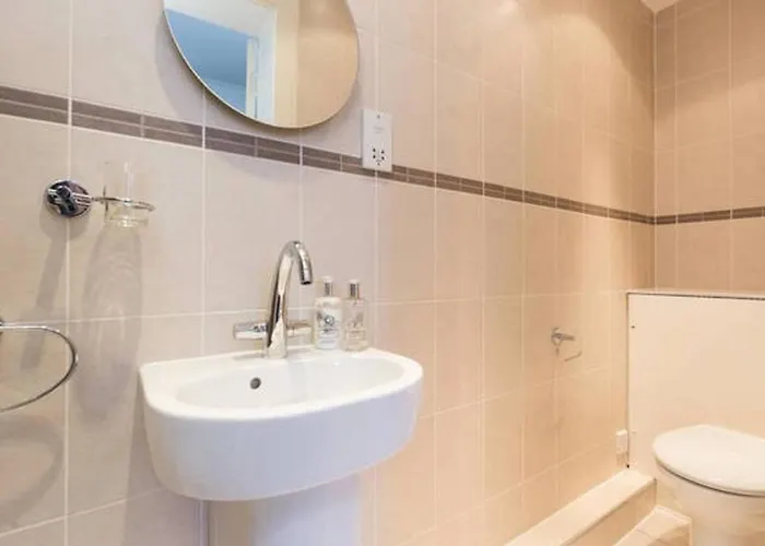 Altido Amazing Hanover St Apt In Centre 2br, 2bath Apartman Edinburgh