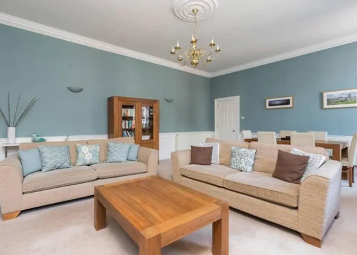 Altido Amazing Hanover St Apt In Centre 2br, 2bath *