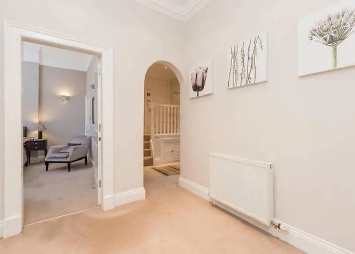 Altido Amazing Hanover St Apt In Centre 2br, 2bath *