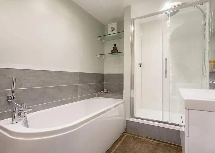 Joivy Spacious Flat With Garden In Centre * אדינבורו