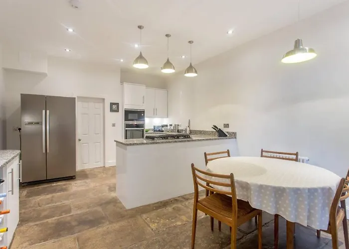 Joivy Spacious Flat With Garden In Centre Apartment *