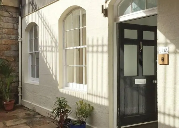 Joivy Spacious Flat With Garden In Centre