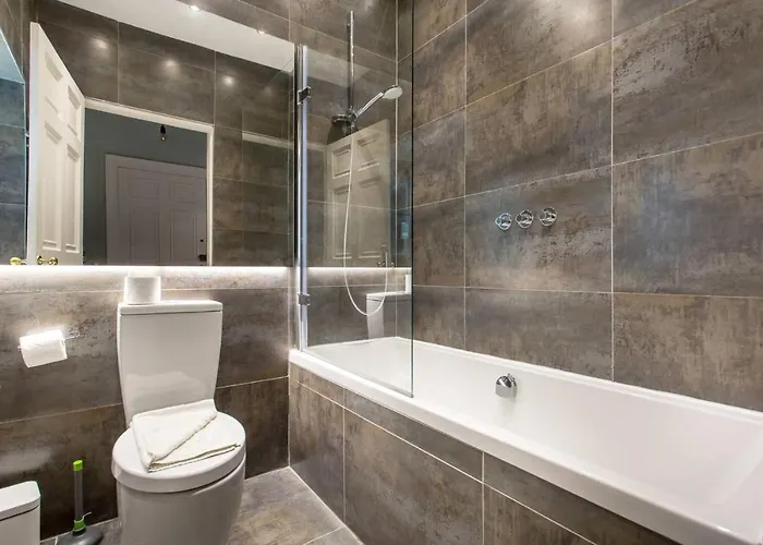 Joivy Converted Flat In Historic Building In New Town *