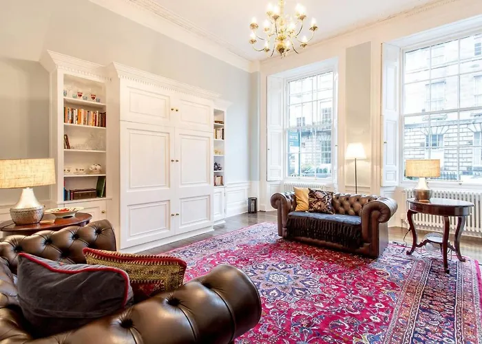 Joivy Converted Flat In Historic Building In New Town *